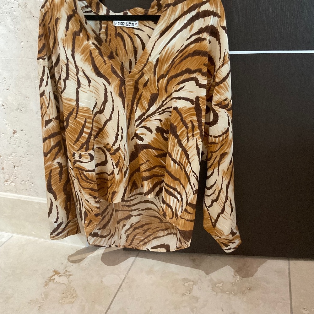 Ciao Lucia Gemma Tiger Blouse 100% Silk Size Large